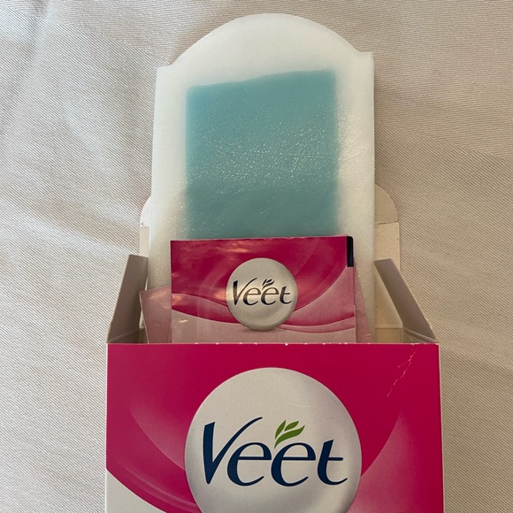 Veet Wax Strips ✨2 new packs✨ - Picture 2 of 2